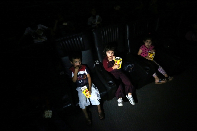 Çocuklar fındık tarlasından alınıp sinemaya götürüldü